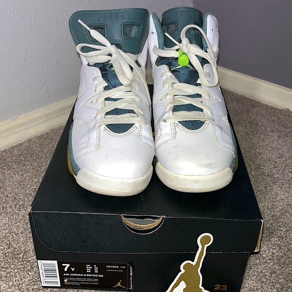 Air Jordan 6 Retro GS ‘Bright Mango’